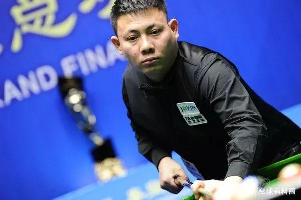 现出一段从 现出一段从