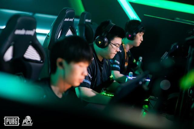 部成员之间 部成员之间