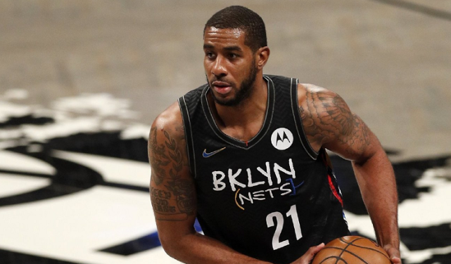 千计的青少 千计的青少