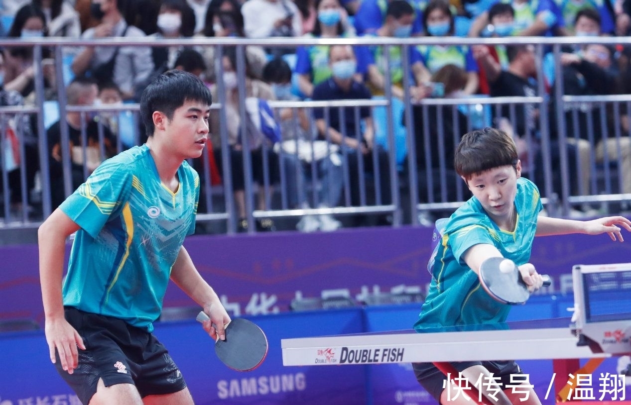 亚足球队的 亚足球队的