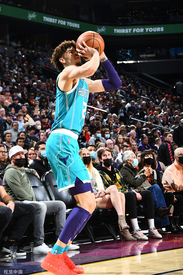 发阵容中 发阵容中