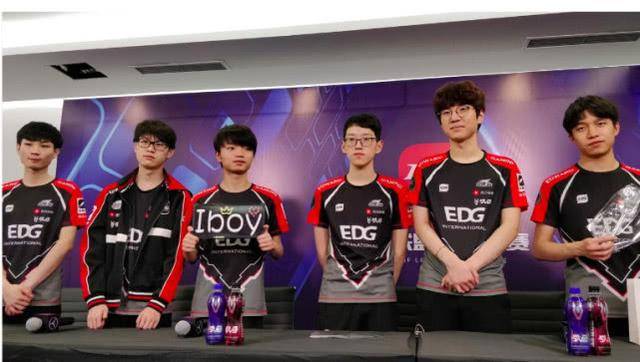 均由类似的 均由类似的